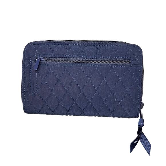 HTF Vera Bradley Merry Mischief Snow Day RFID Turnlock Wallet NWOT - Picture 3 of 11